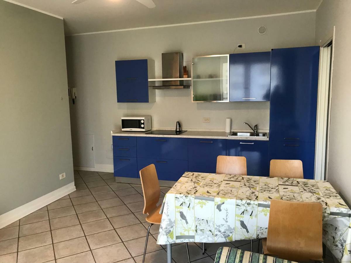 Apartamento Grazioso Bilocale Metro/Centro Brescia Exterior foto