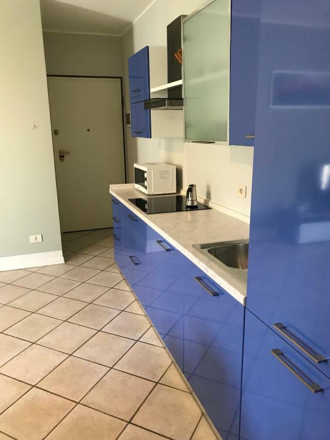 Apartamento Grazioso Bilocale Metro/Centro Brescia Exterior foto